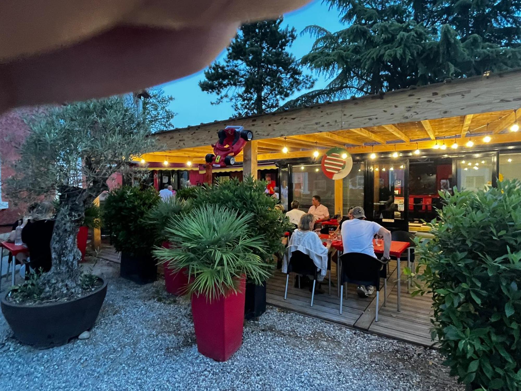 Hotel Le Cosy Pont-de-Chéruy Esterno foto
